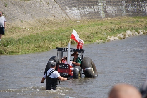Spływ w stylu retro. Tłumy legniczan nad Kaczawą
